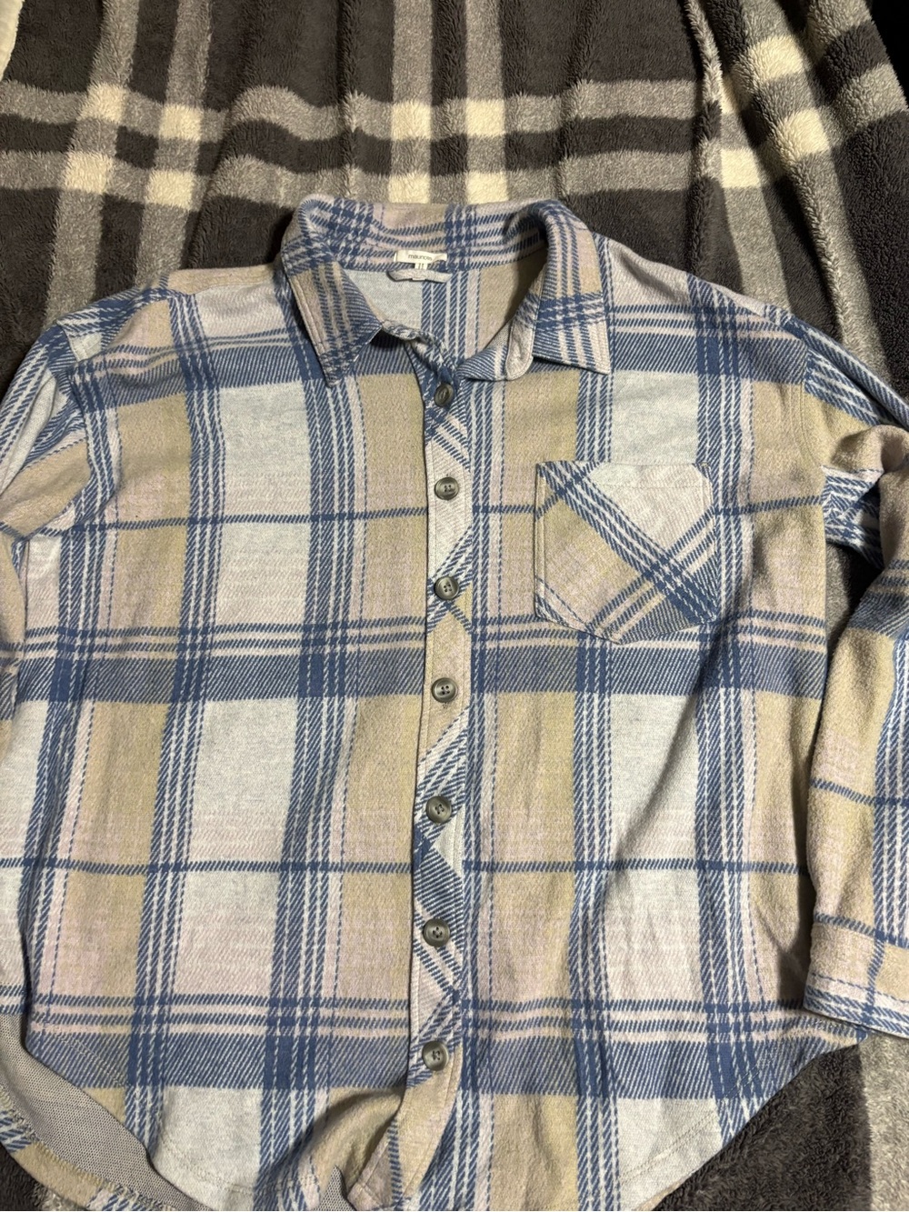 Women's Blue and Tan Plaid Button-Up Shacket